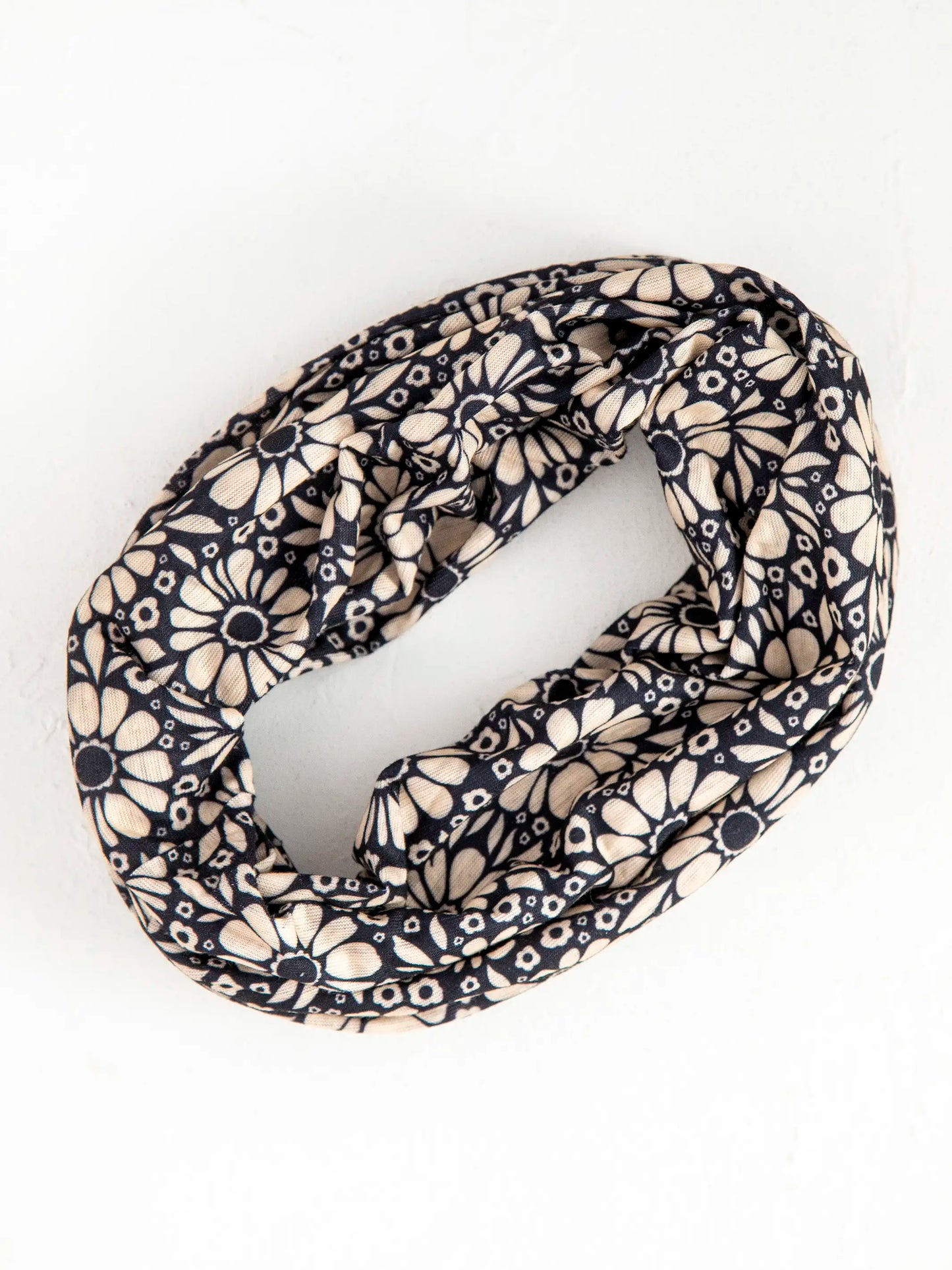 Full Boho BandeauÂ® Headband - Black White Daisies