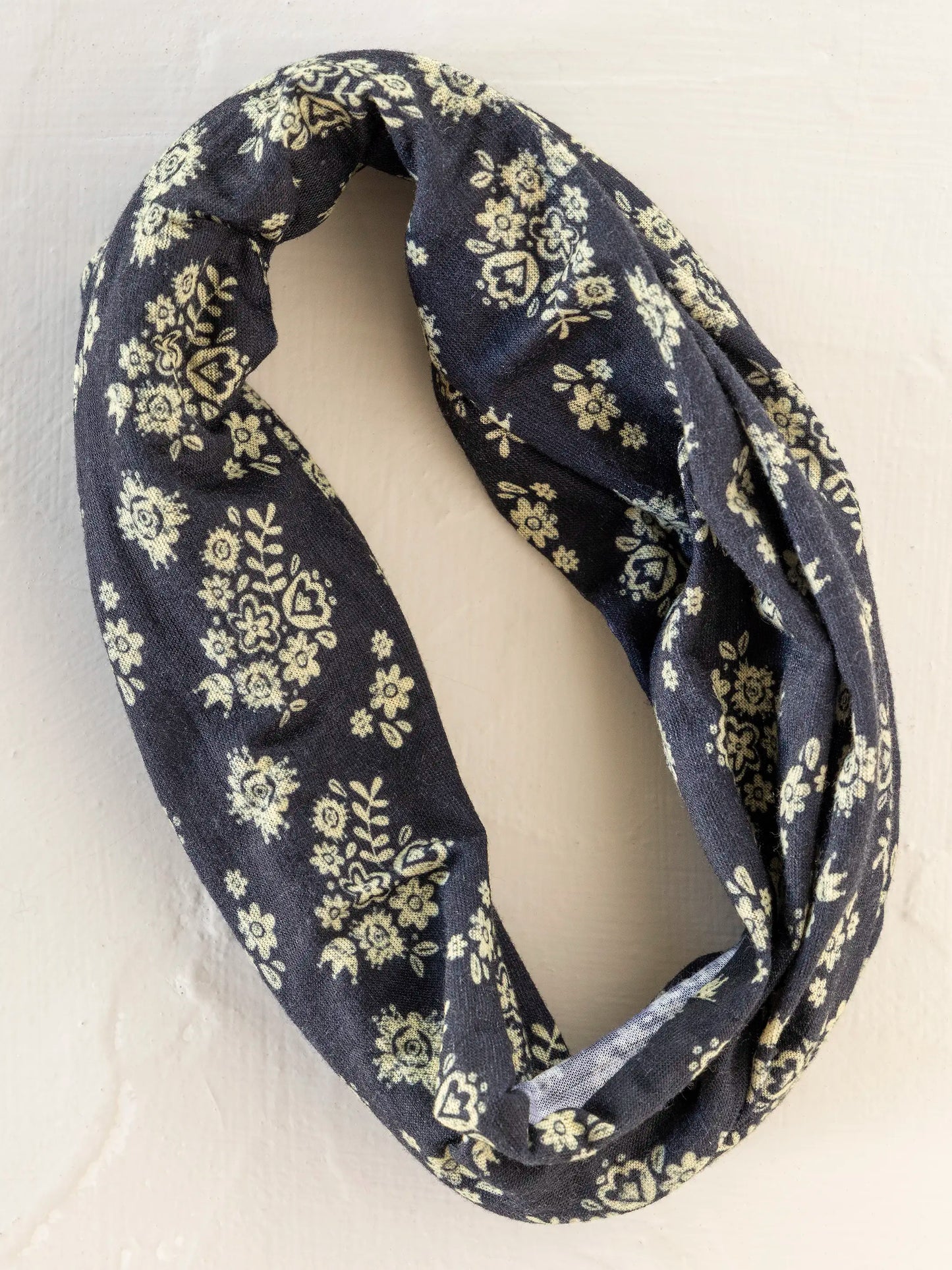 Full Boho BandeauÂ® Headband - Black Cluster Medallions